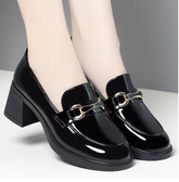 Mocasín Femenino Elegante con Tacón Bajo